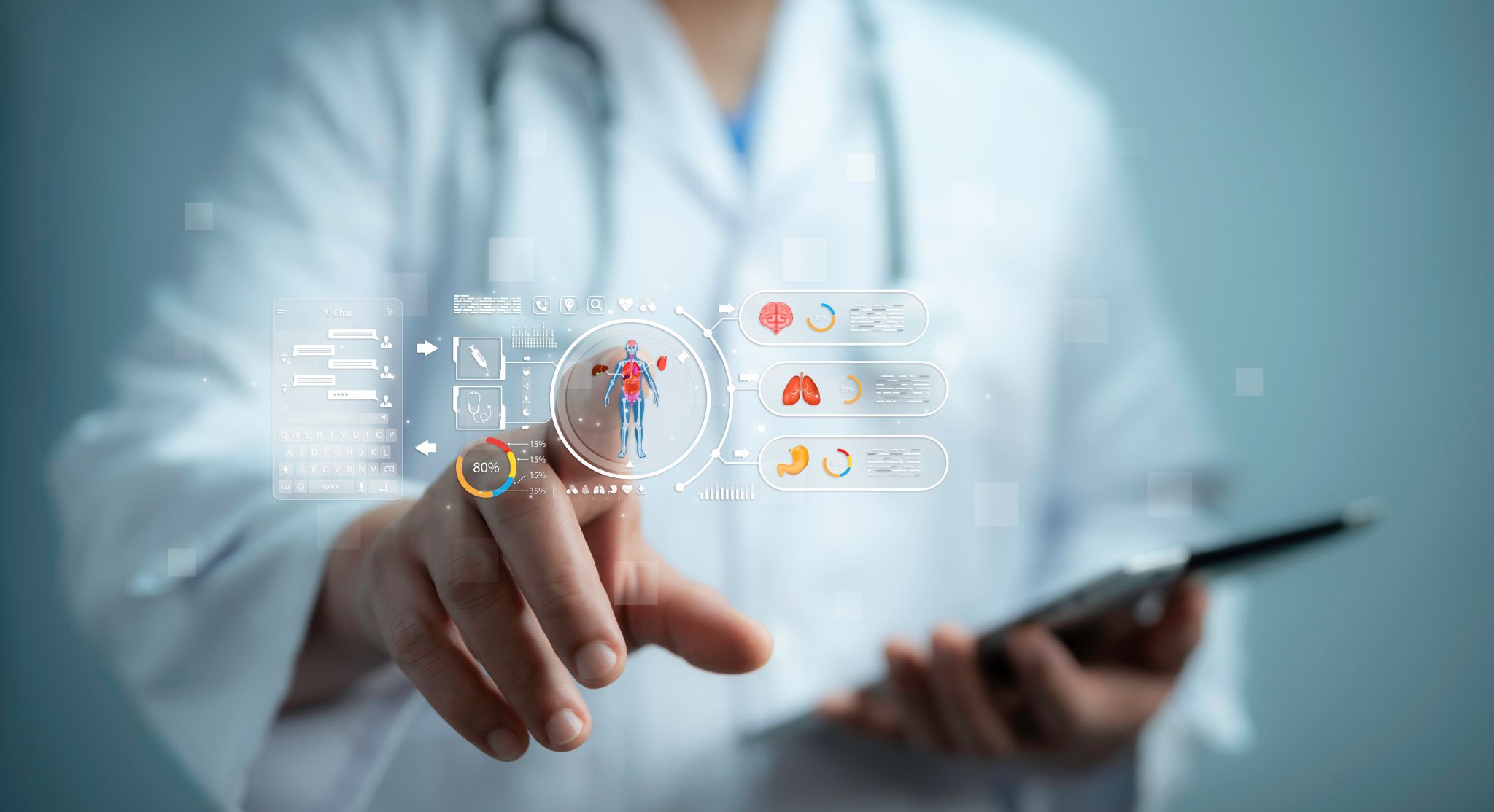 Médecin utilisant une interface de santé numérique, tableaux de bord IA affichant organes et indicateurs pour le diagnostic digital.
